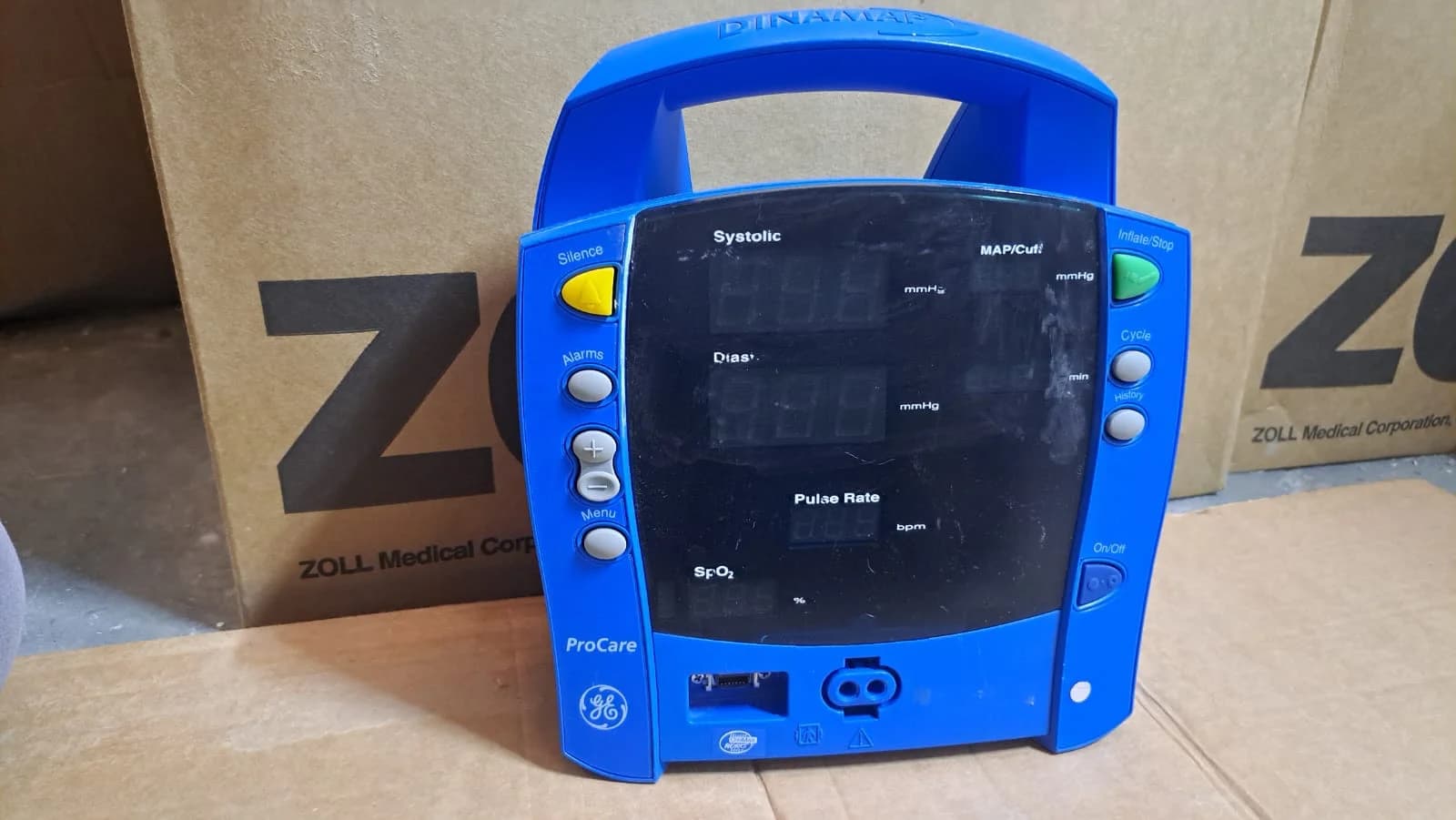 GE Dinamap ProCare 400 Patient monitor