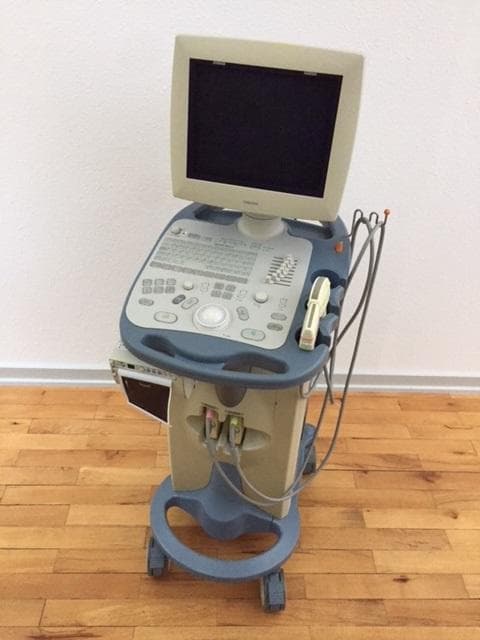 TOSHIBA Famio 8 (SSA-530A) Ultrasound Machine