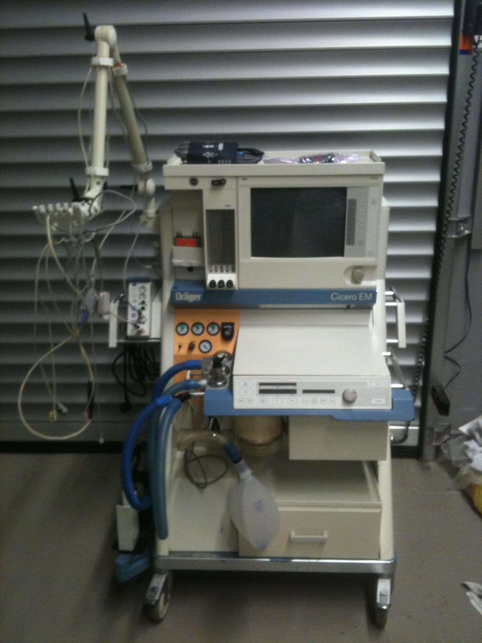 DRAGER Cicero EM Anesthesia Machine