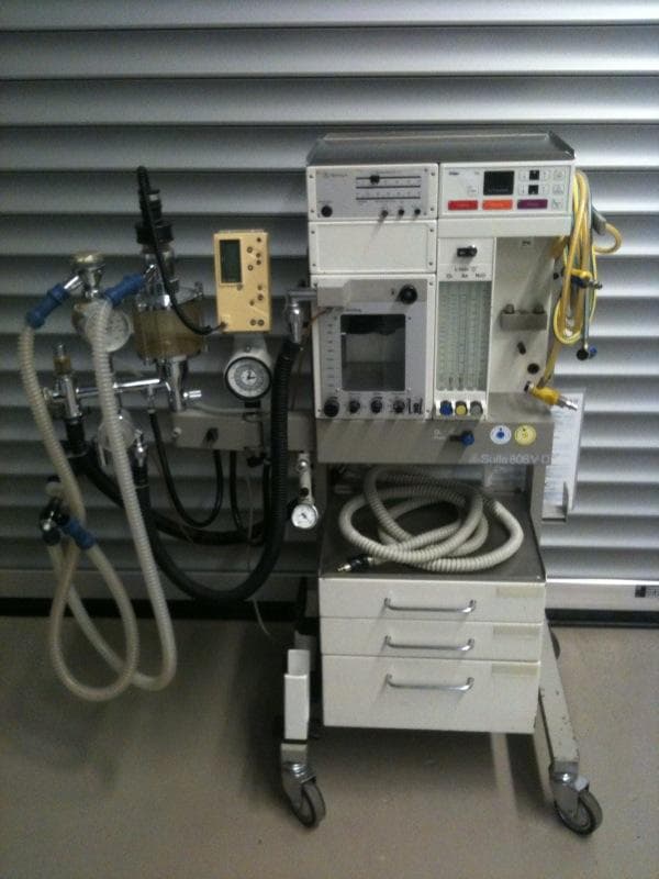 DRAGER Sulla 808 V Anesthesia Machine
