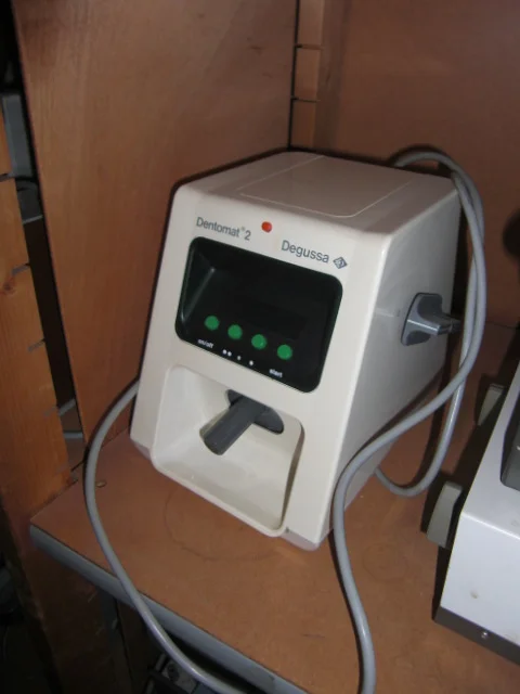DEGUSSA Dentomat 2 Dental amalgamator