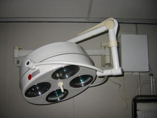 HANAULUX Hamburg Surgical light