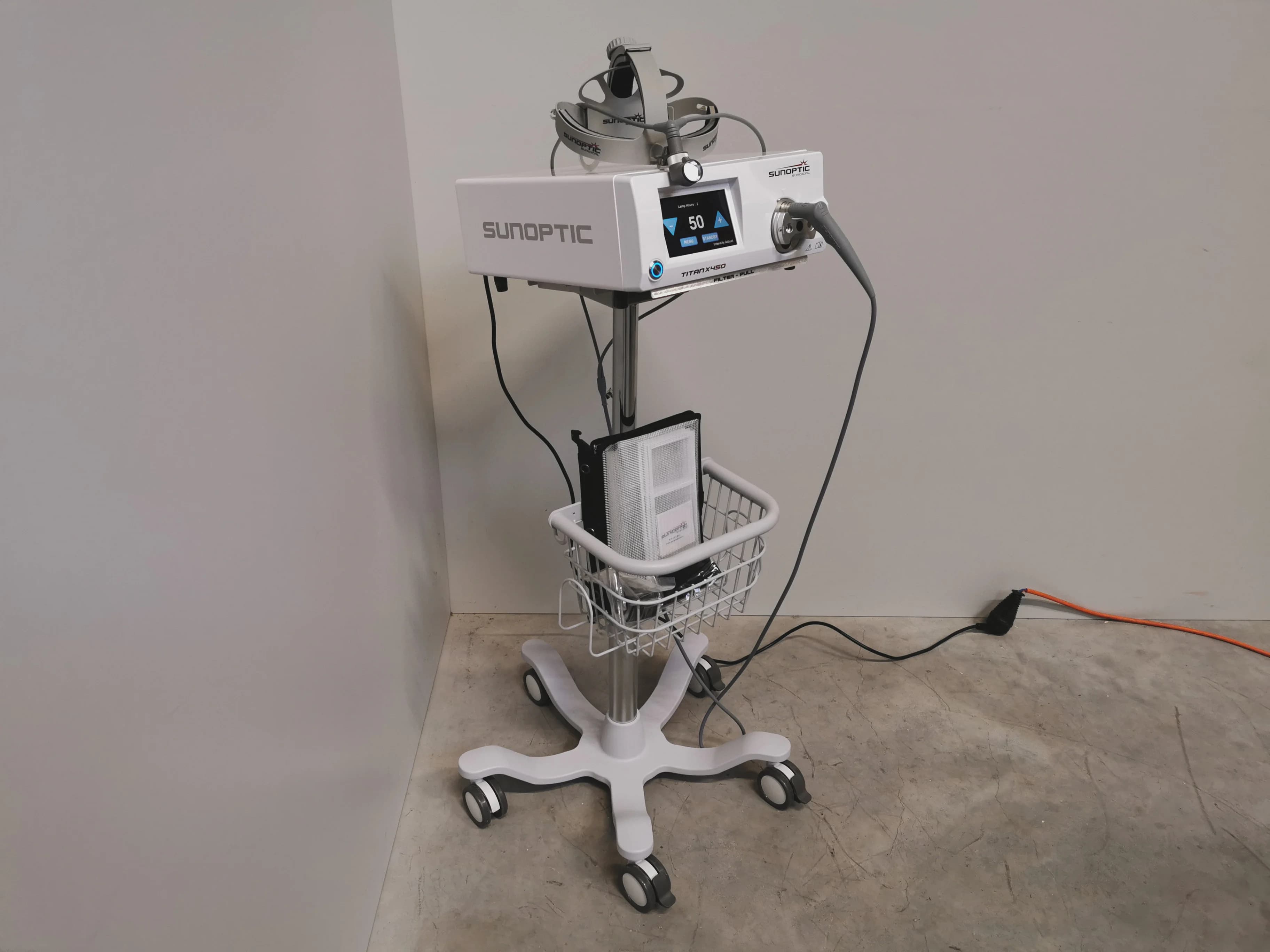 SUNOPTIC TITAN X450 Surgical light