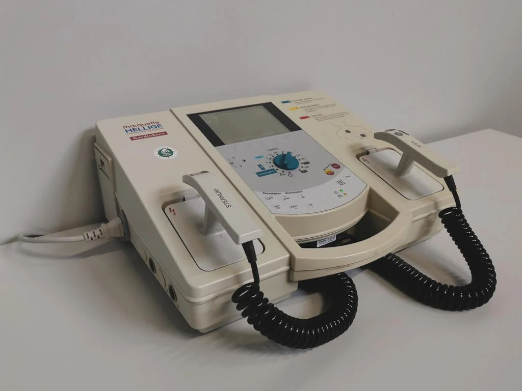 MARQUETTE CardioServ Defibrillator