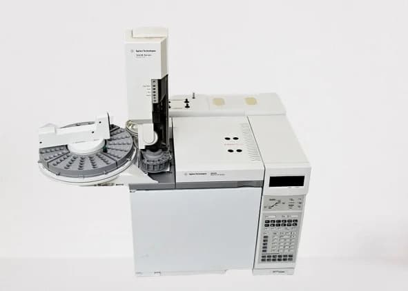 AGILENT 6890N Gas Chromatograph