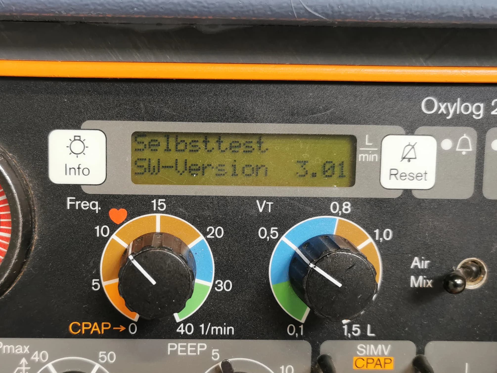 DRAGER Oxylog 2000 Anesthesia ventilator
