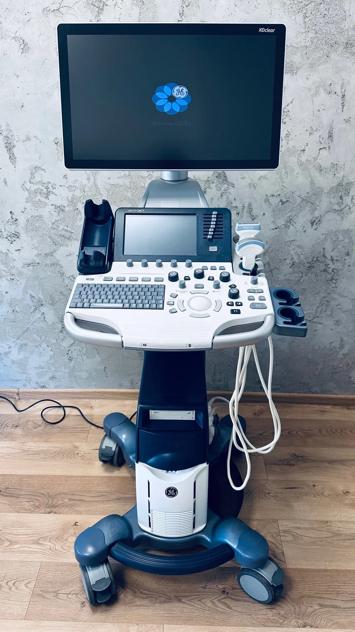 GE Logiq S8 XDclear Ultrasound Machine