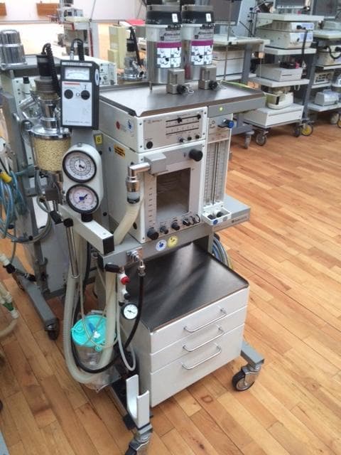 DRAGER Sulla 800 V Anesthesia Machine