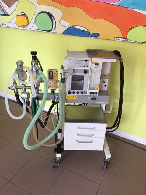 DRAGER Sulla 808 V Anesthesia Machine