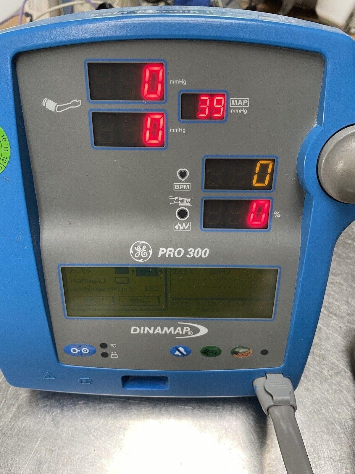 GE Dinamap PRO 300 Patient monitor