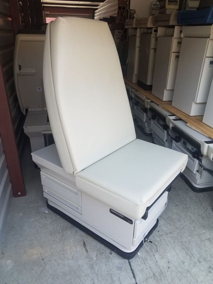 For Sale MIDMARK Ritter Power Exam Table 405 Exam Table