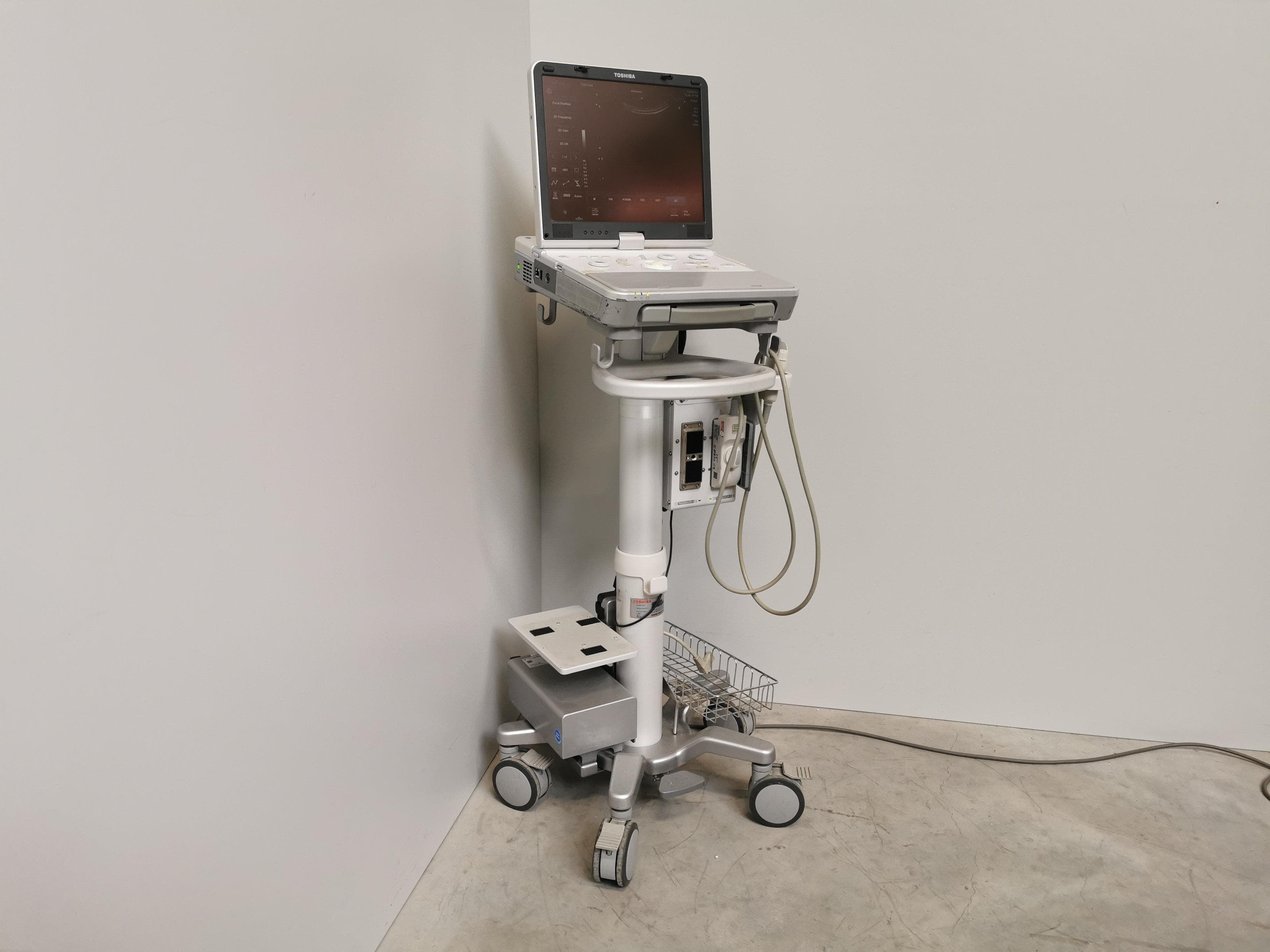 TOSHIBA Viamo (SSA-640A) Ultrasound Machine