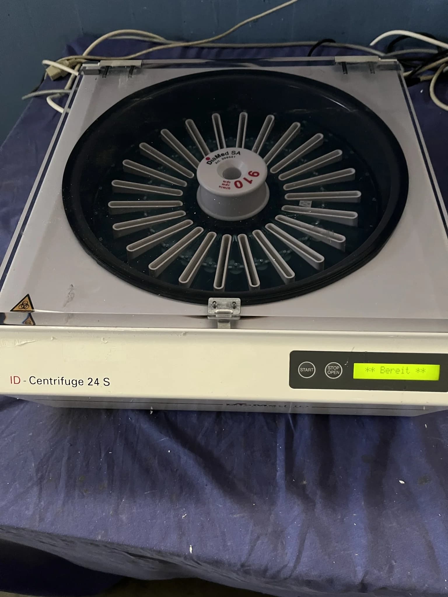 DIAMED ID-Centrifuge 24 S Laboratory centrifuge