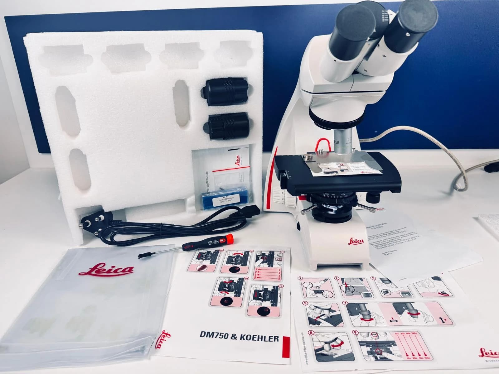 LEICA DM750 Laboratory microscope