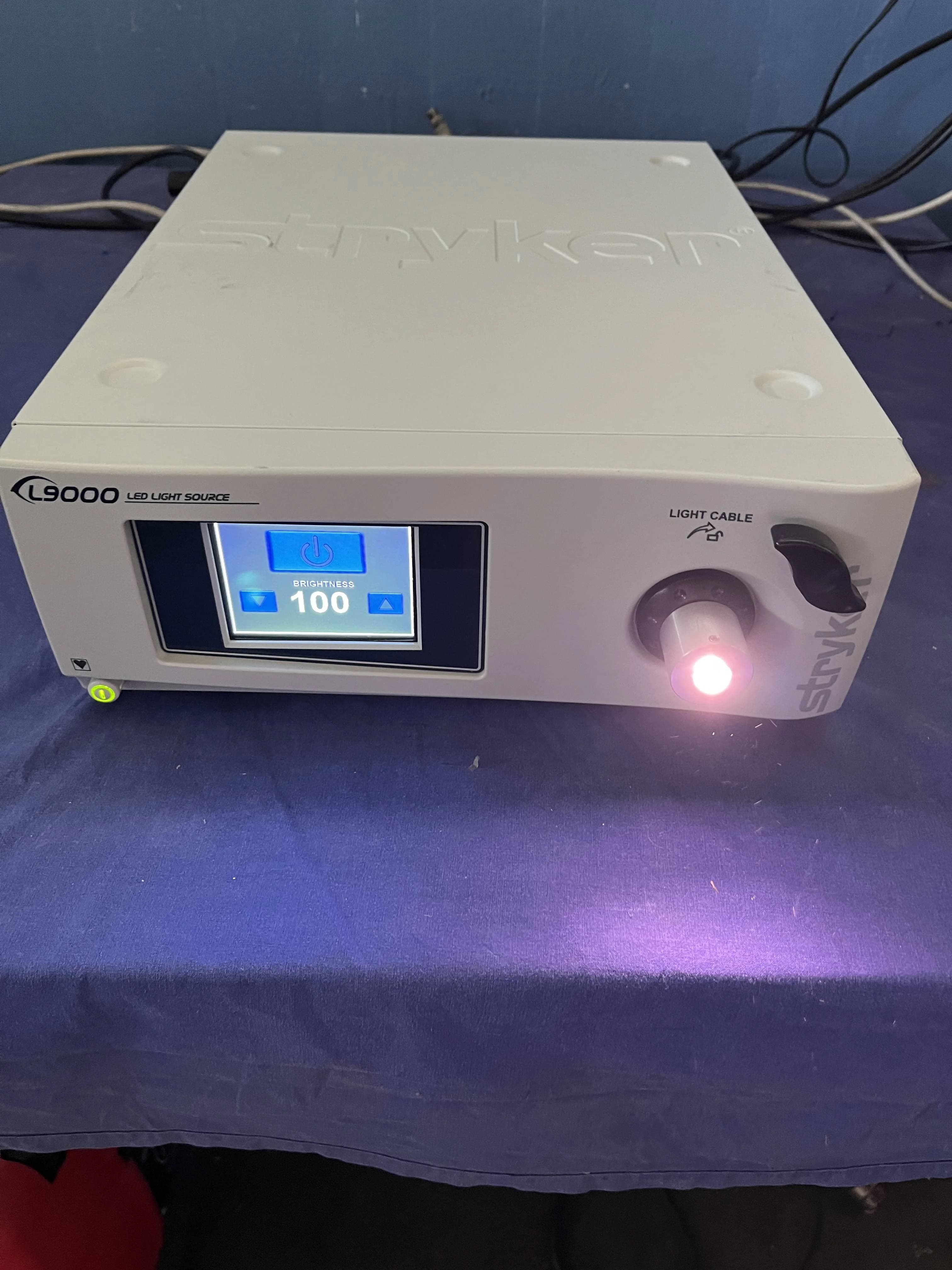 STRYKER L9000 Endoscope light source