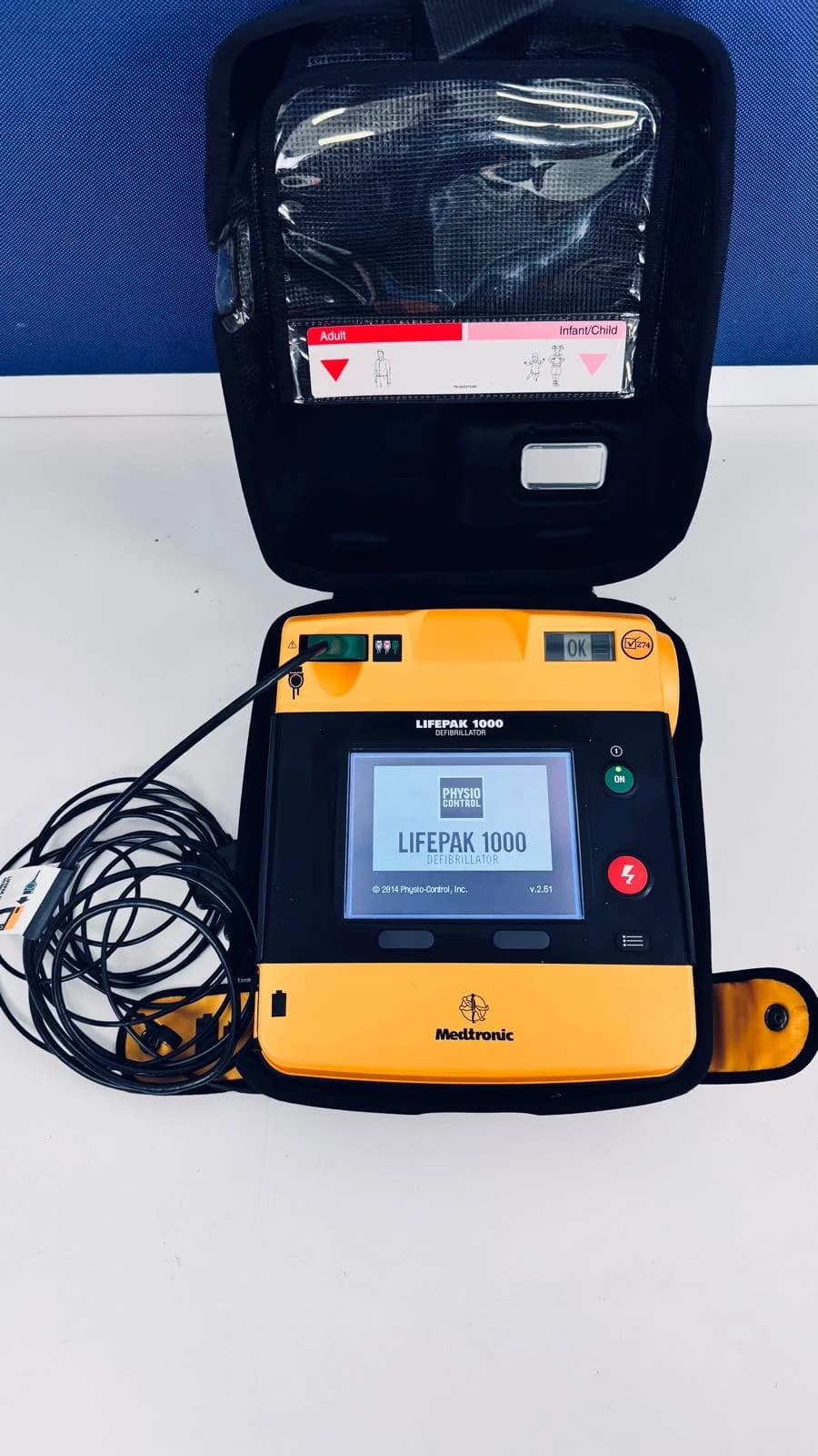 PHYSIO-CONTROL LIFEPAK 1000 Defibrillator