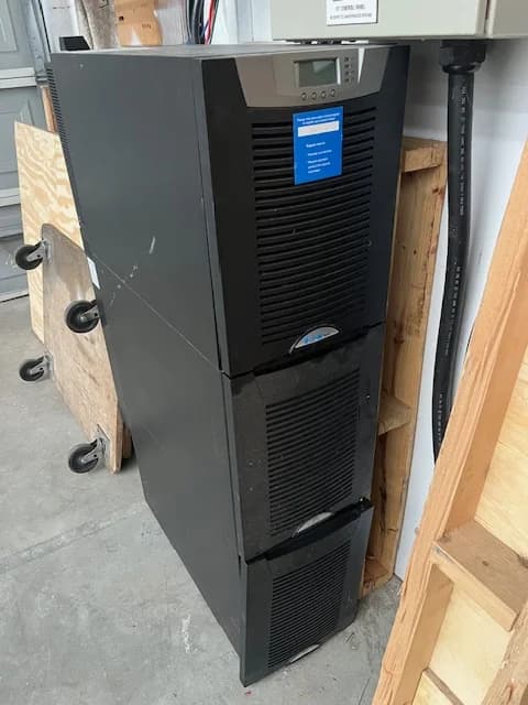 POWERCOM ULT-2000 UPS Power supply