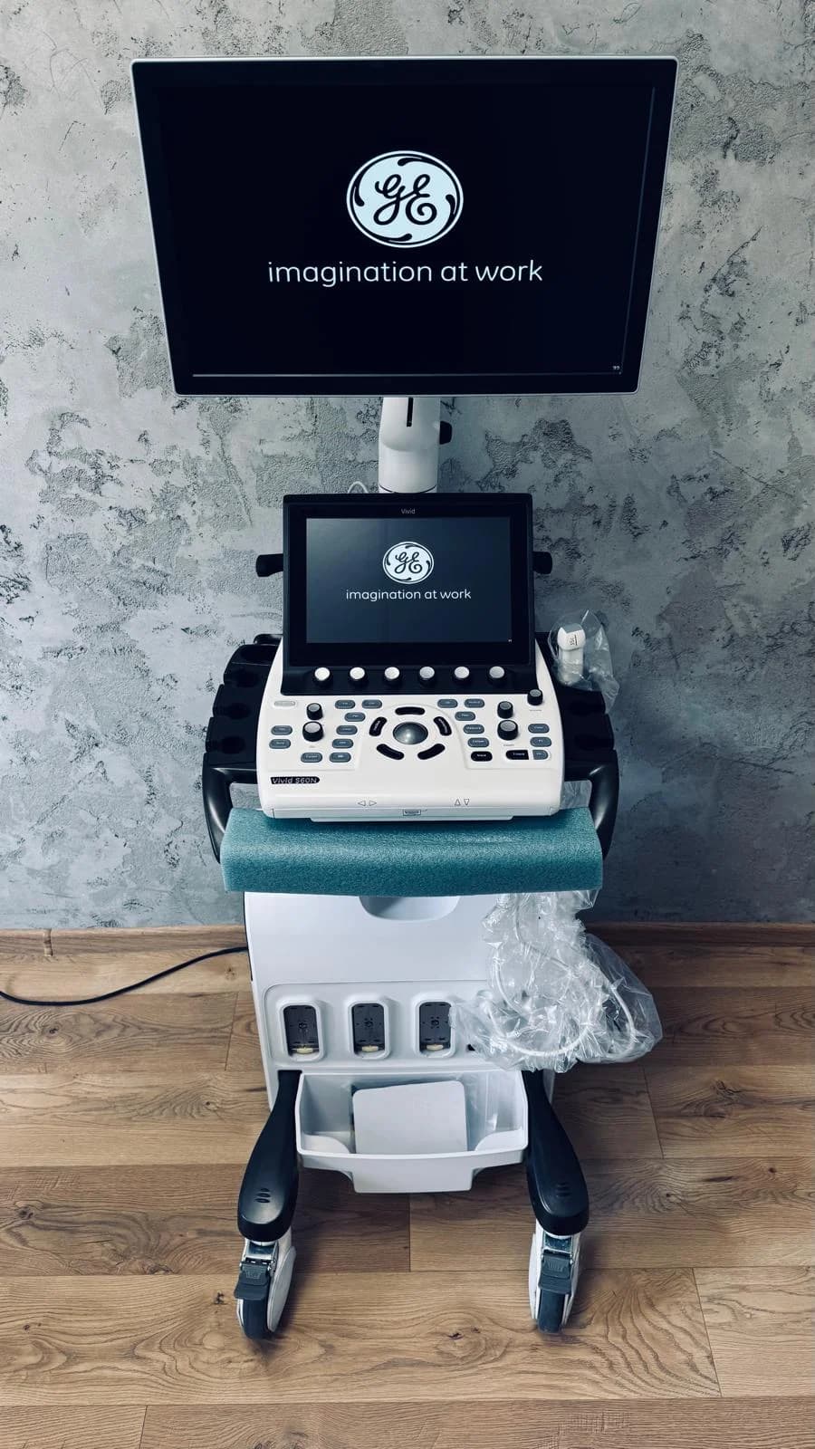 GE Vivid S60N Ultrasound Machine