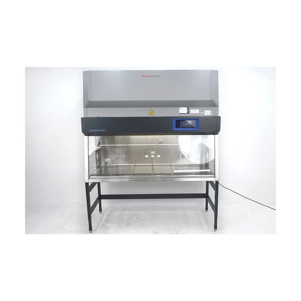THERMO SCIENTIFIC HERAsafe 2030i Laboratory fume hood