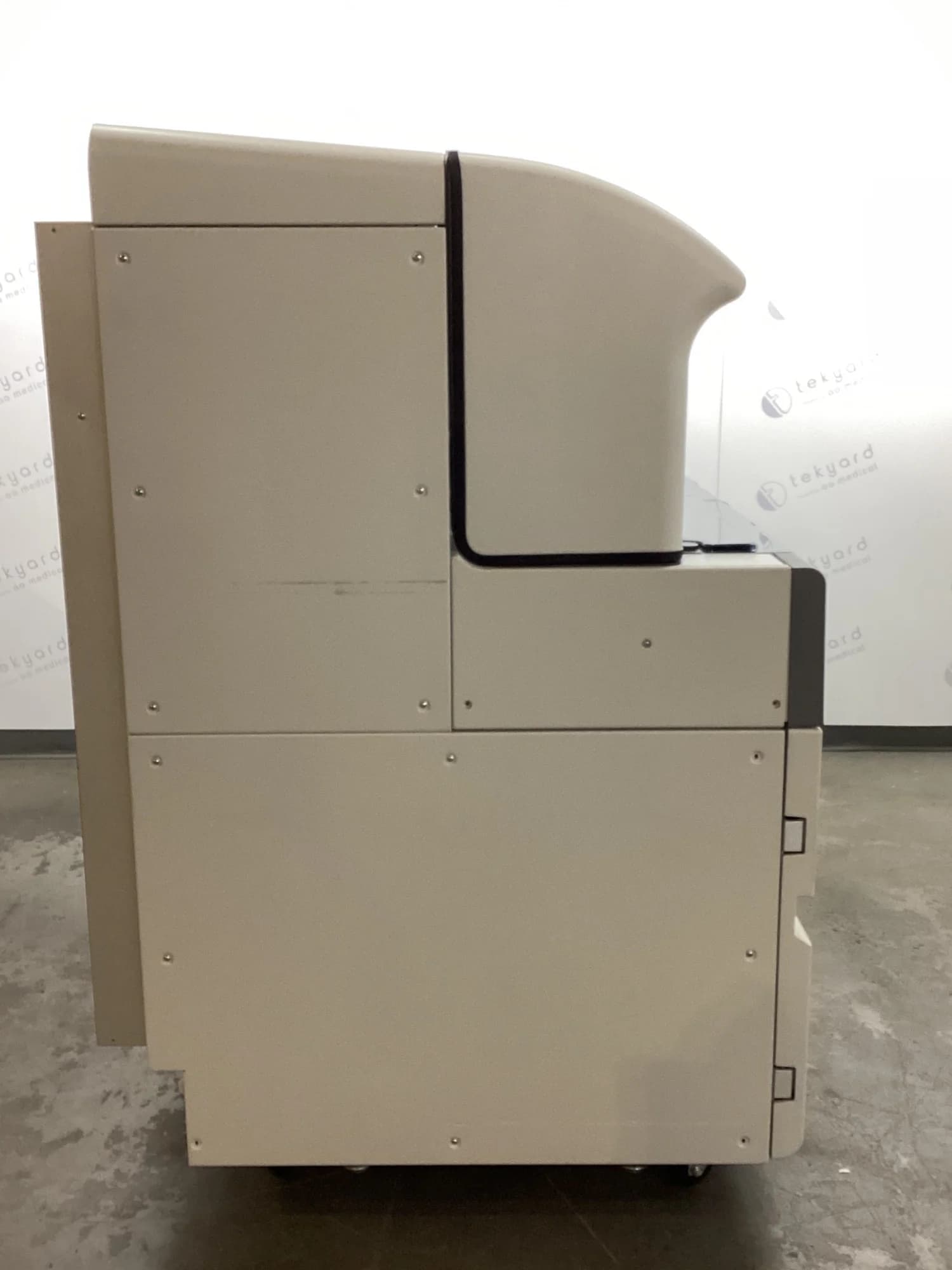 BECKMAN COULTER UniCel DxI 800 Immunoassay analyzer