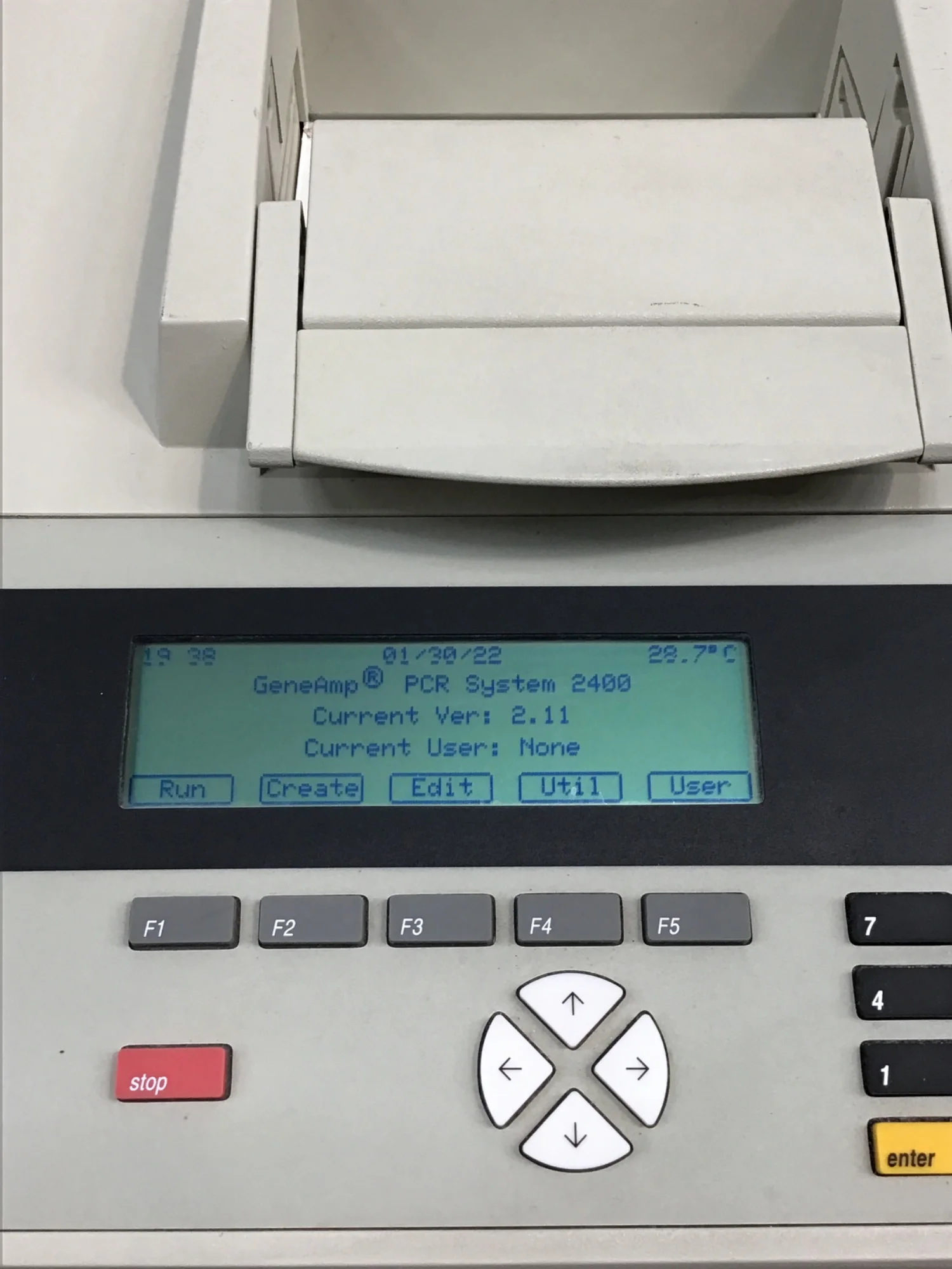 PERKIN ELMER GeneAmp PCR System 2400 PCR Thermal Cycler