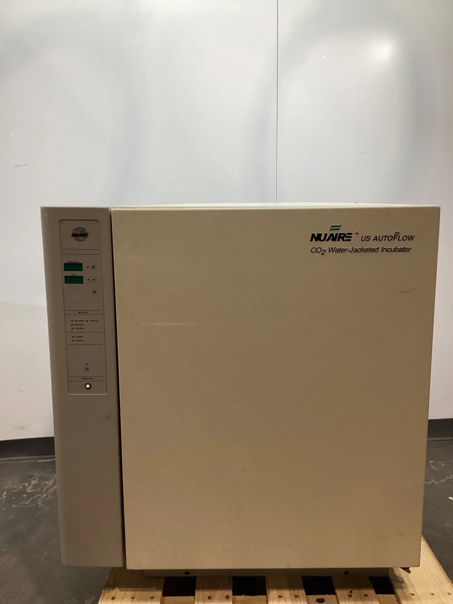 NUAIRE NU-4750 Laboratory incubator