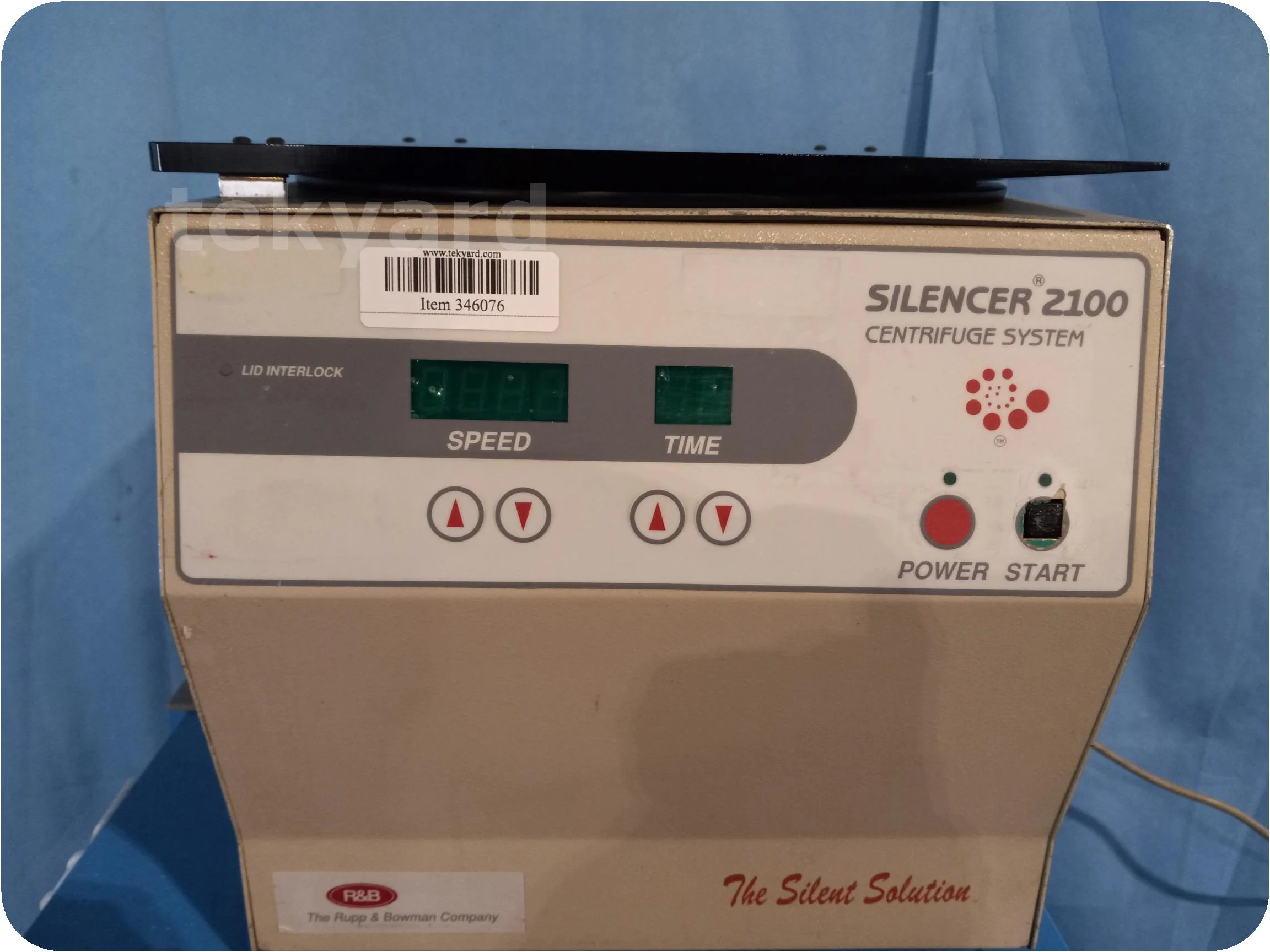 THE SILENT SOLUTION Silencer 2100 Laboratory centrifuge