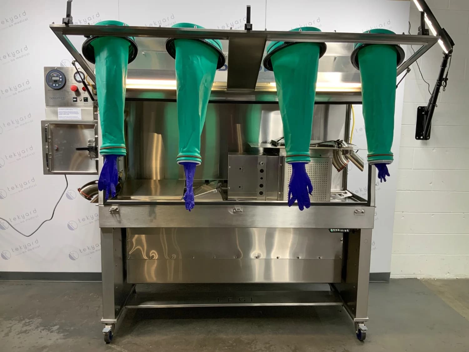 GERMFREE LFGI-6USP Glove box