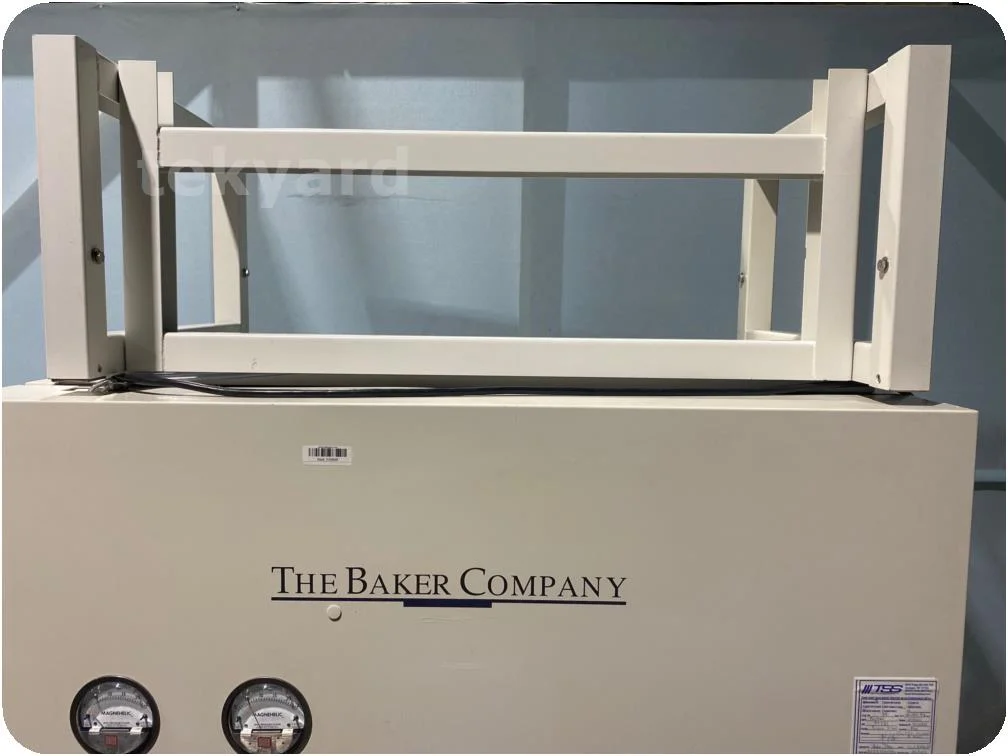THE BAKER COMPANY SterilShield SS-500 Glove box