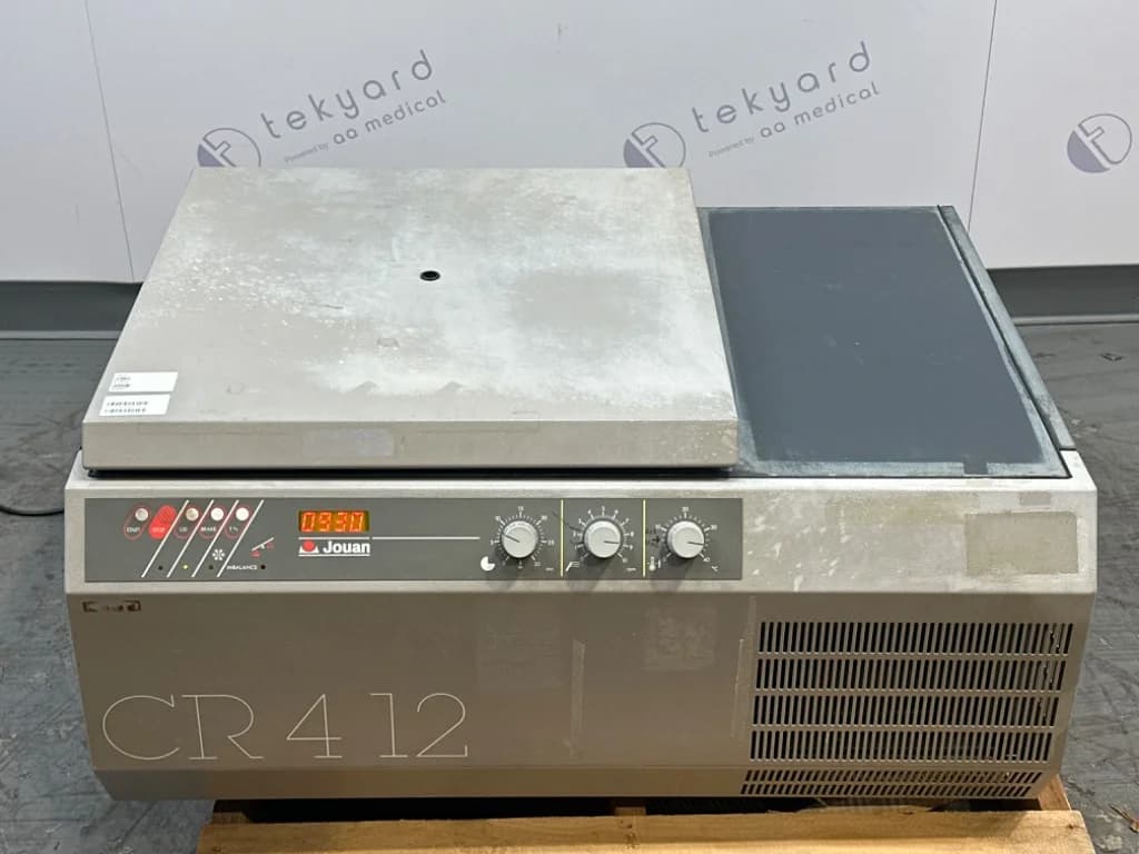 JOUAN CR 4 12 Laboratory centrifuge