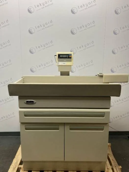 MIDMARK 640 Pediatric exam table