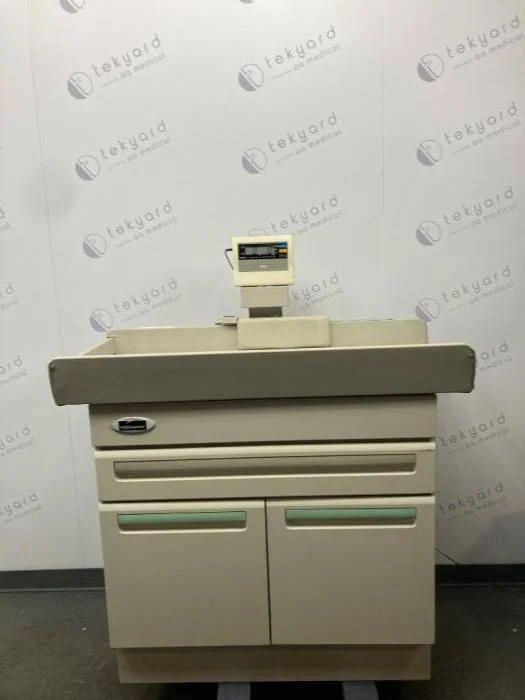 MIDMARK 640 Pediatric exam table