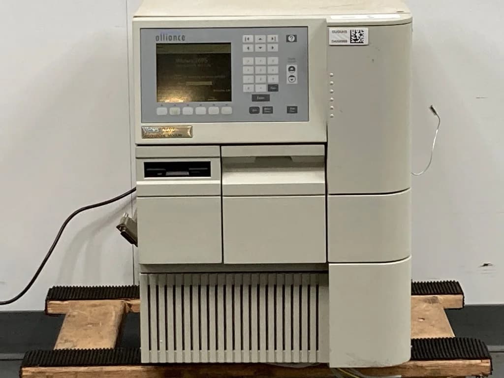 WATERS Alliance 2695 Liquid Chromatograph