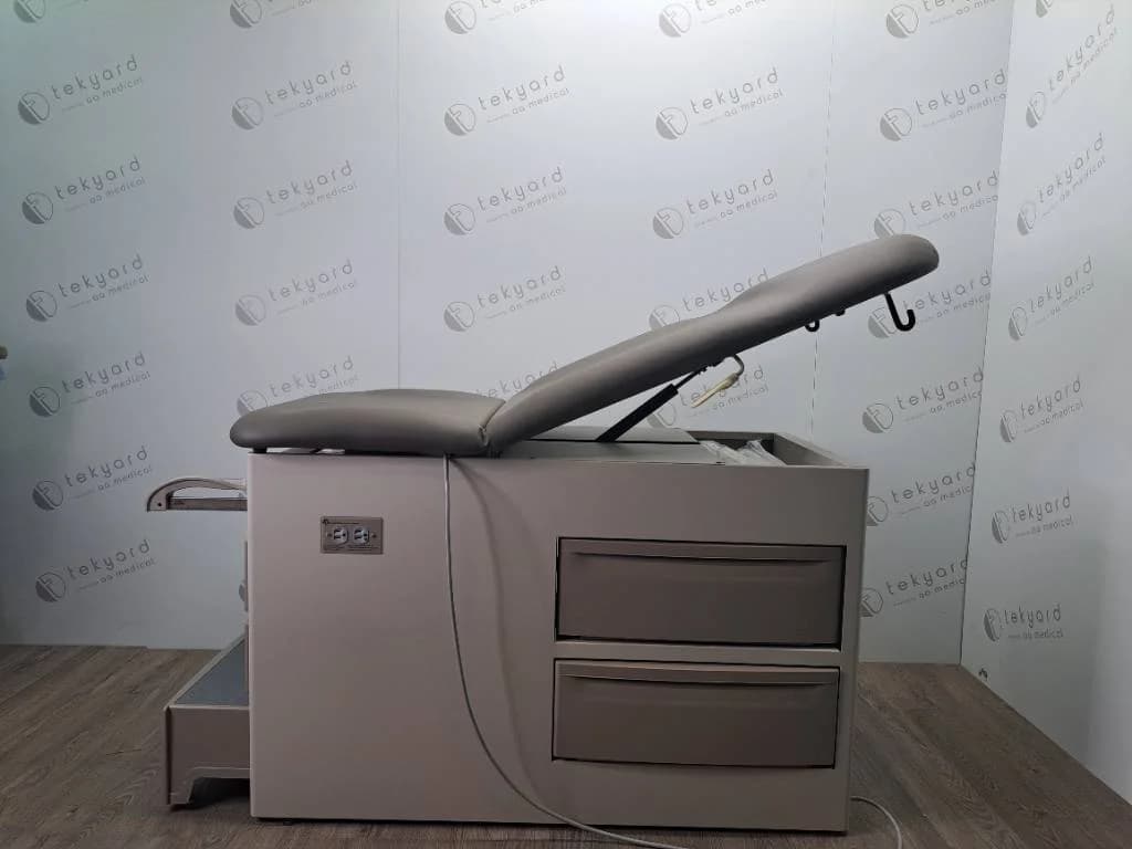BREWER Access 5000 Examination chair