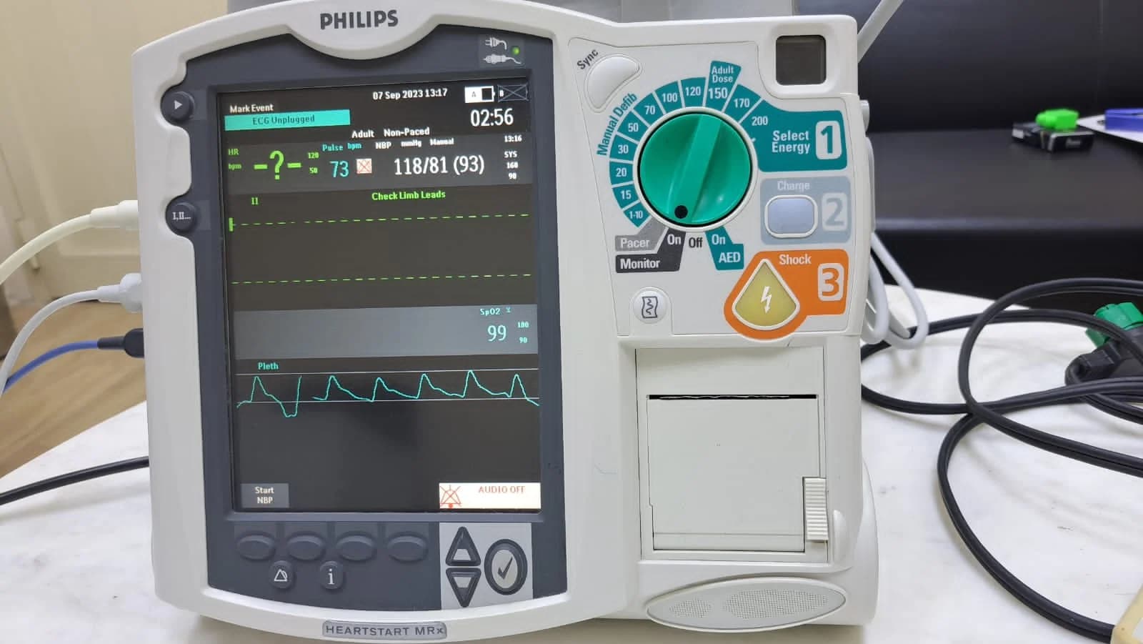 PHILIPS HeartStart MRx Defibrillator