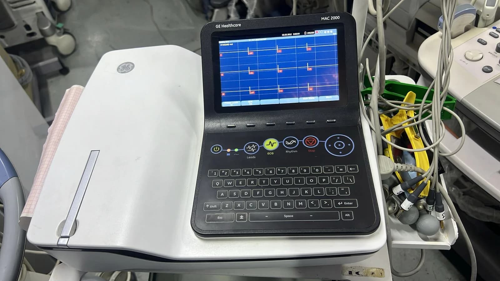 GE MAC 2000 EKG Machine