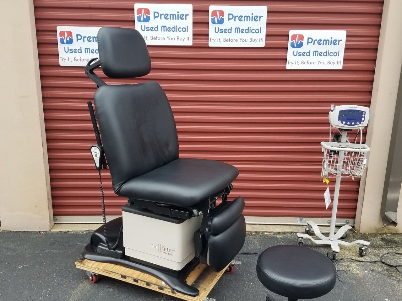 For Sale RITTER Midmark Power Exam Chair 230 Exam Chair