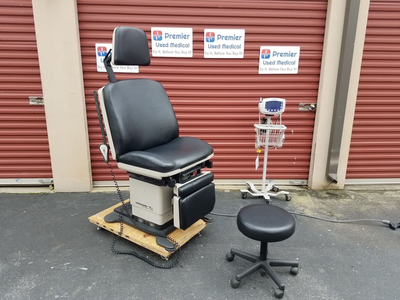 For Sale MIDMARK Ritter Power Exam Chair 75L Exam Chair