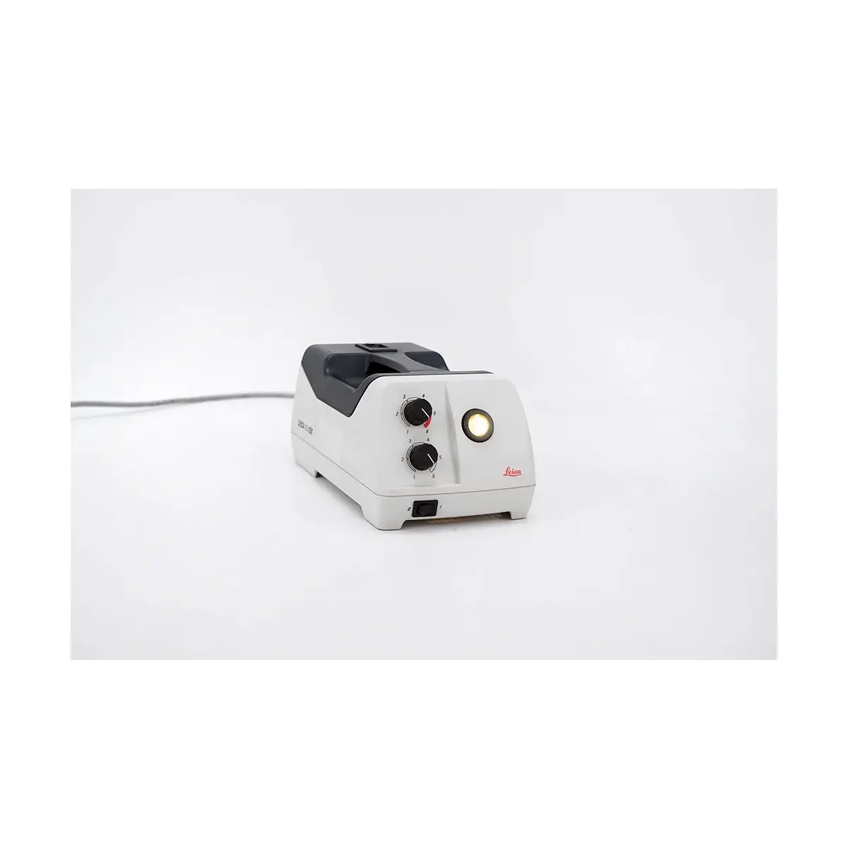 LEICA CLS 150 Microscope light source