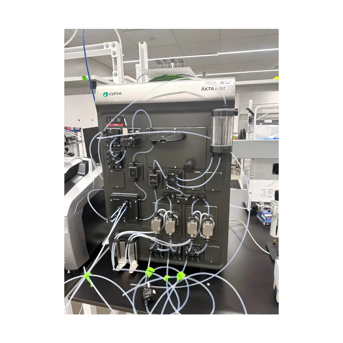 GE AKTA Pilot 600 Liquid Chromatograph