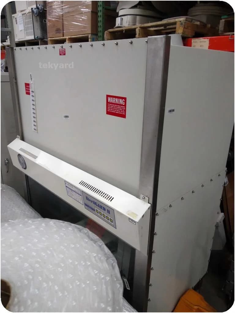THE BAKER COMPANY SterilGARD II SG-400 Microbiological safety cabinet