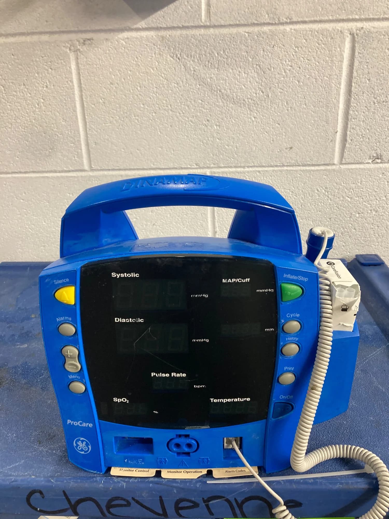 GE Dinamap Procare 300 Patient monitor