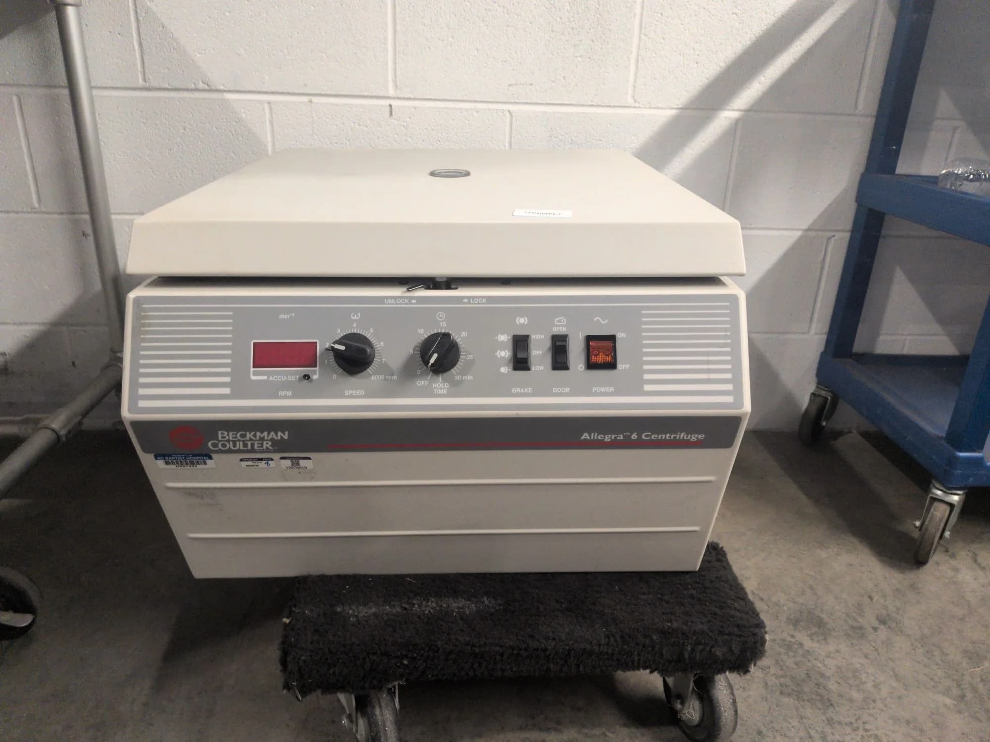 BECKMAN COULTER Allegra 6 Laboratory centrifuge