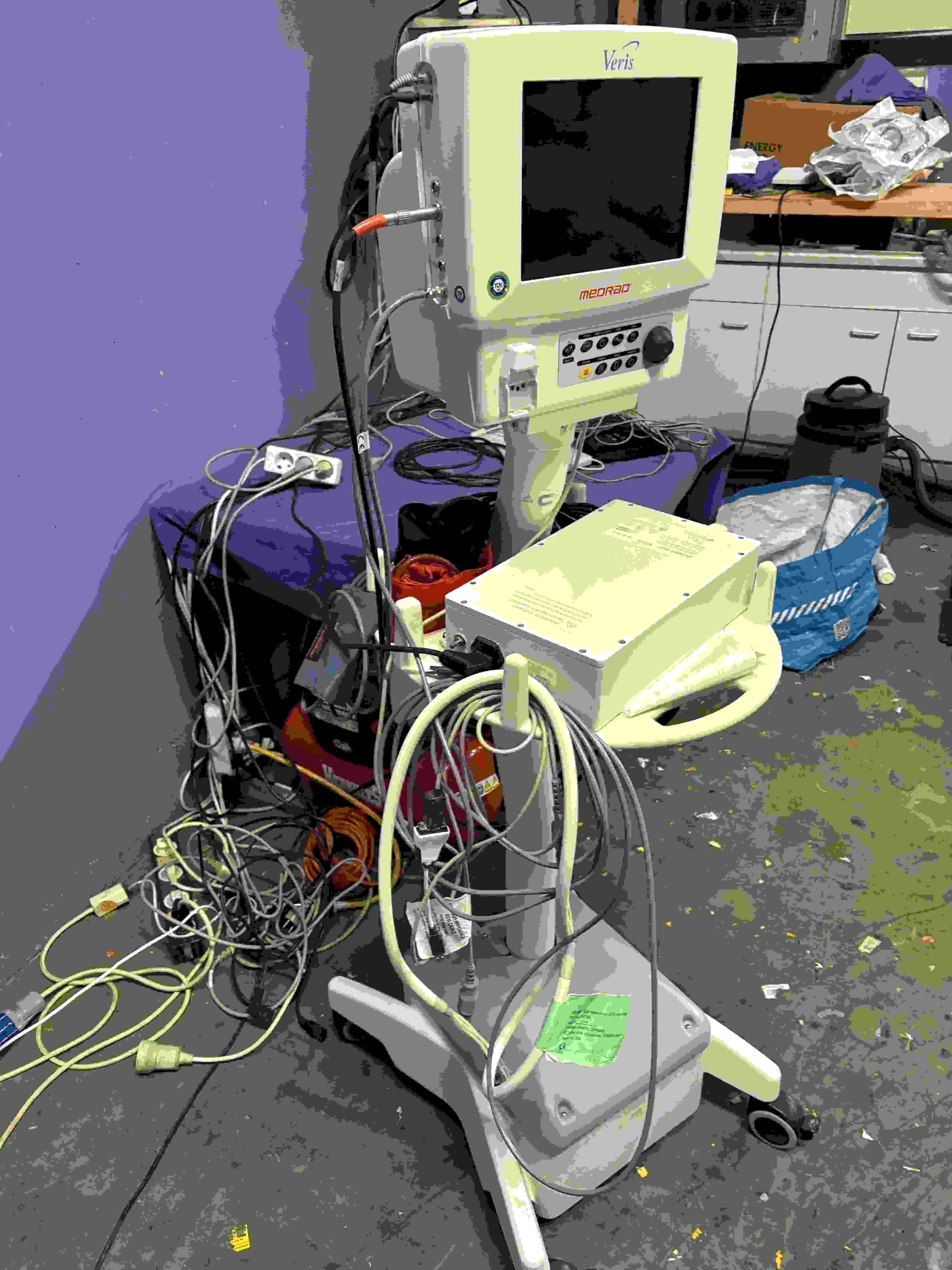 MEDRAD Veris 8600 MRI monitor