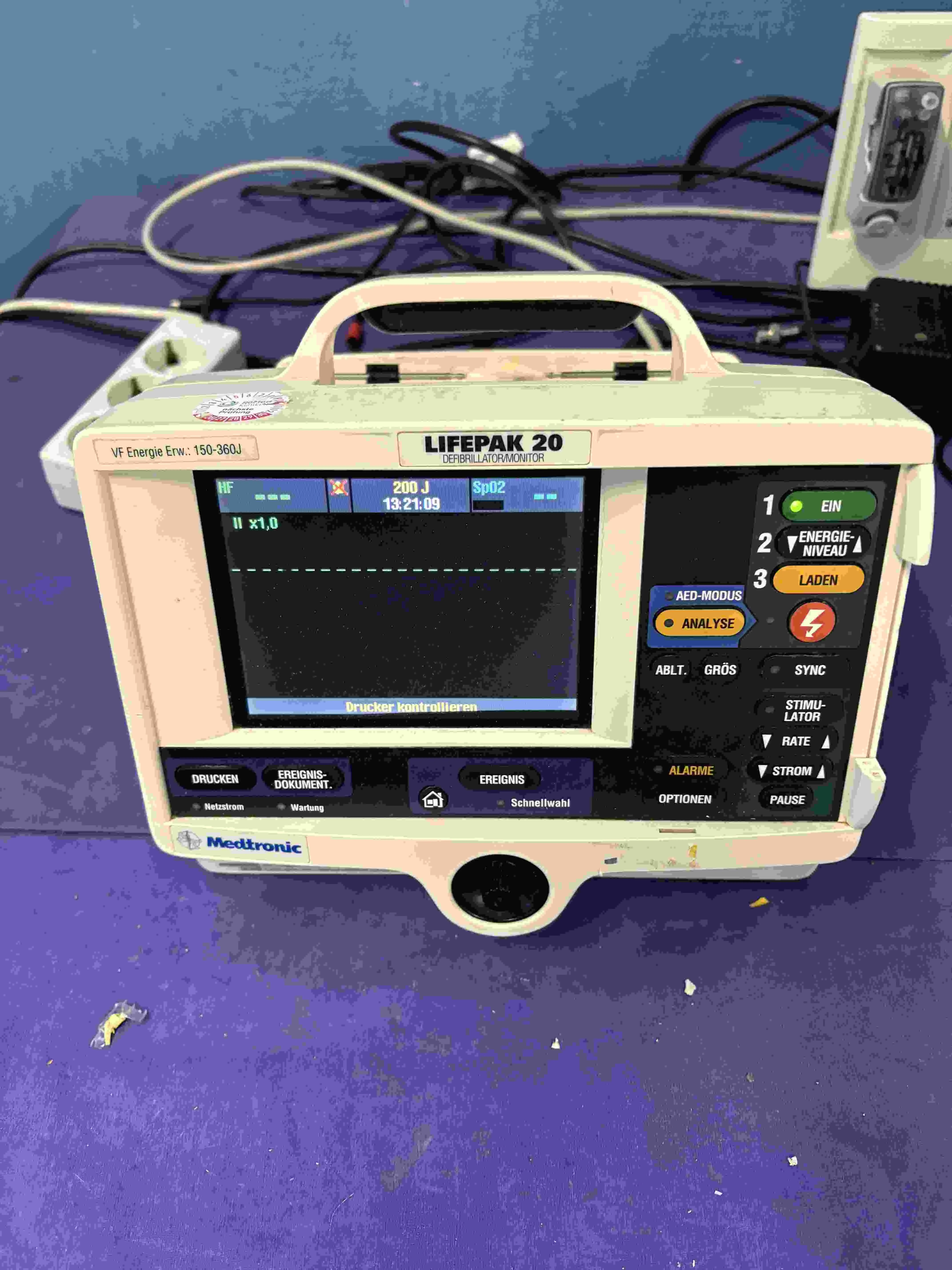 MEDTRONIC Lifepak 20 Defibrillator