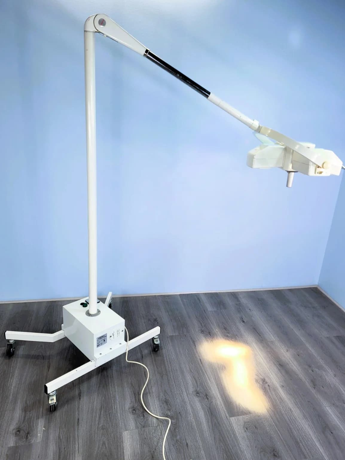MAQUET Angenieux AX4 Surgical light