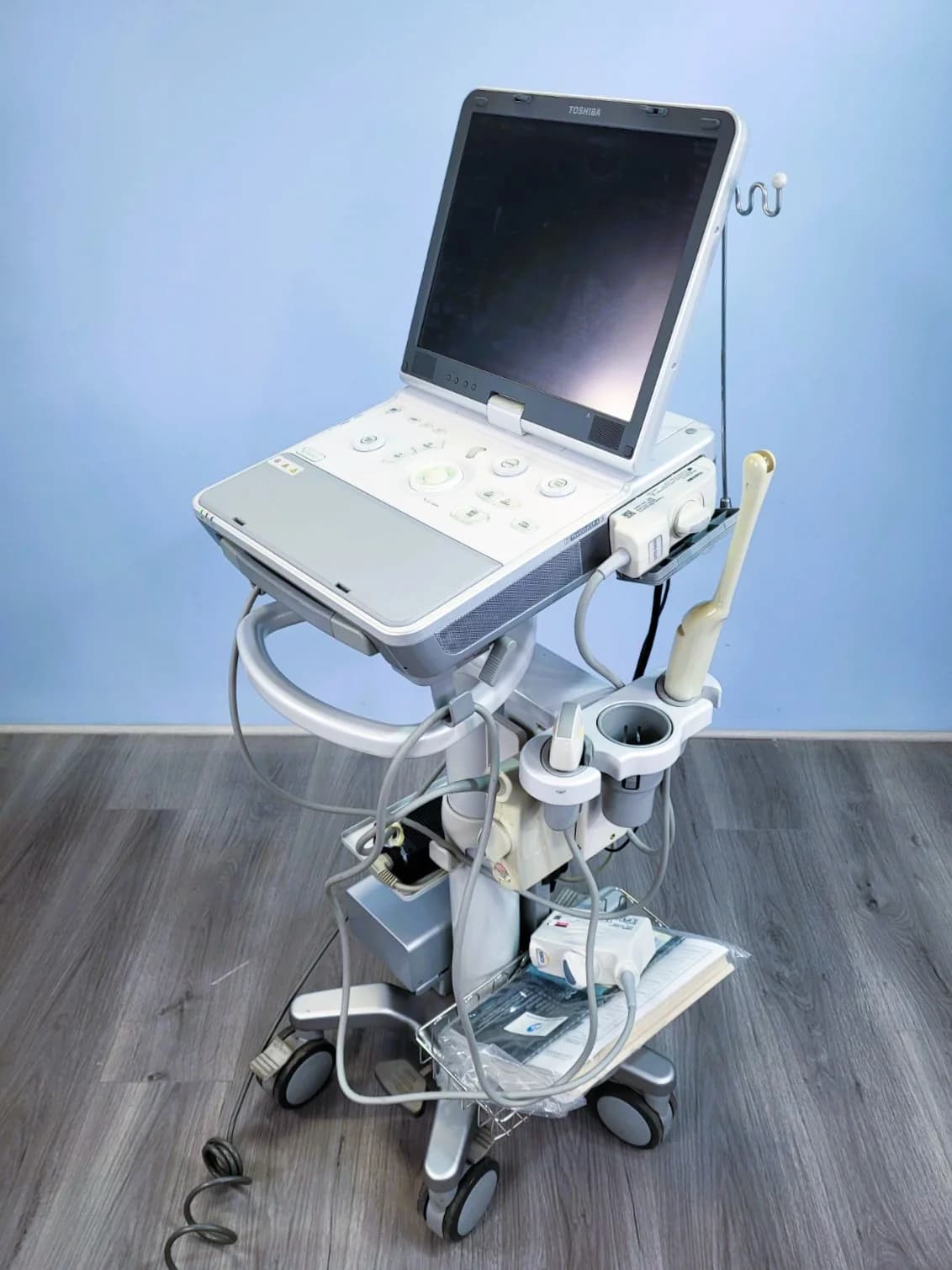 TOSHIBA Viamo (SSA-640A) Ultrasound Machine