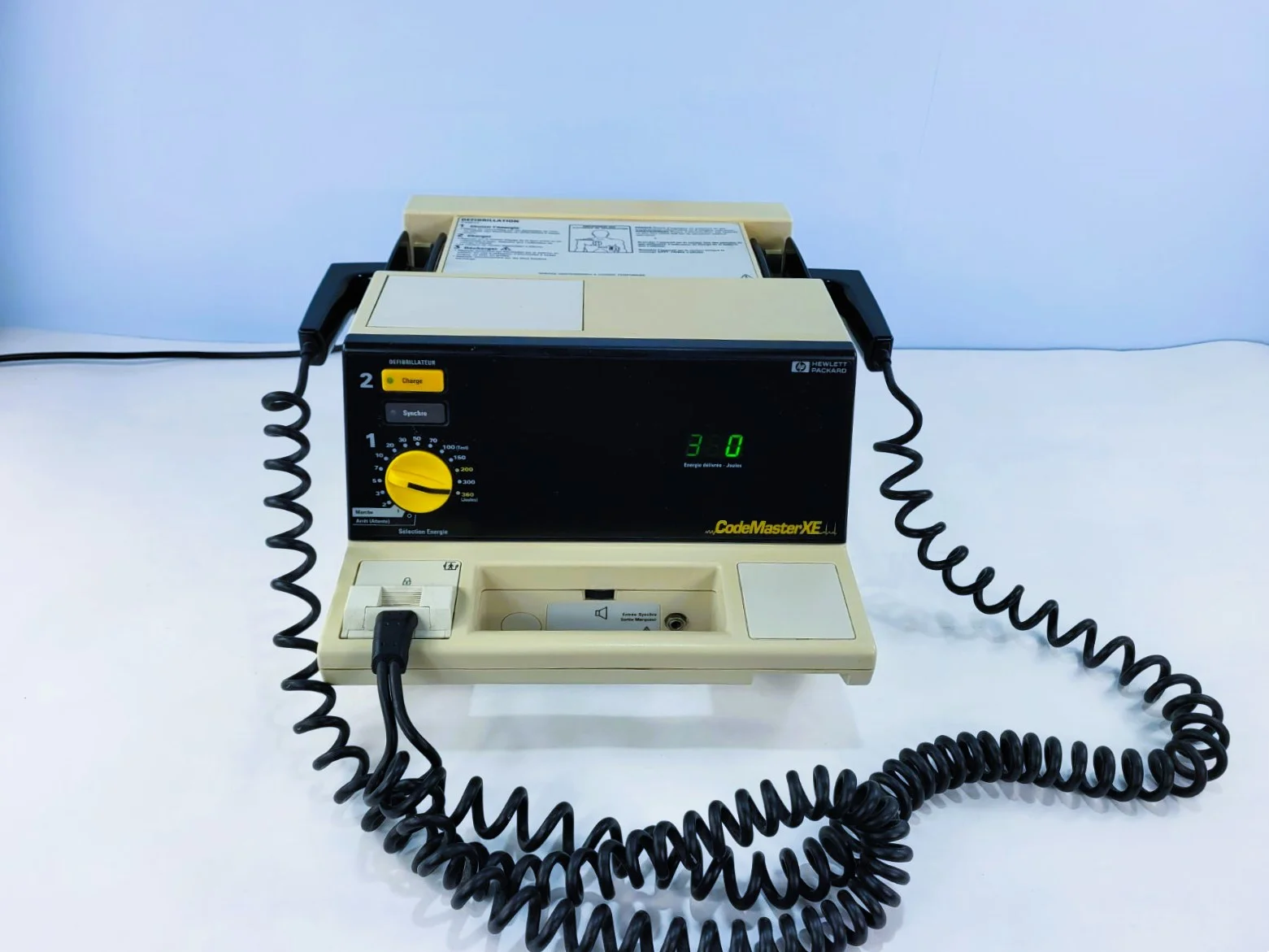 HEWLETT PACKARD CODEMASTER XE M1724A Defibrillator