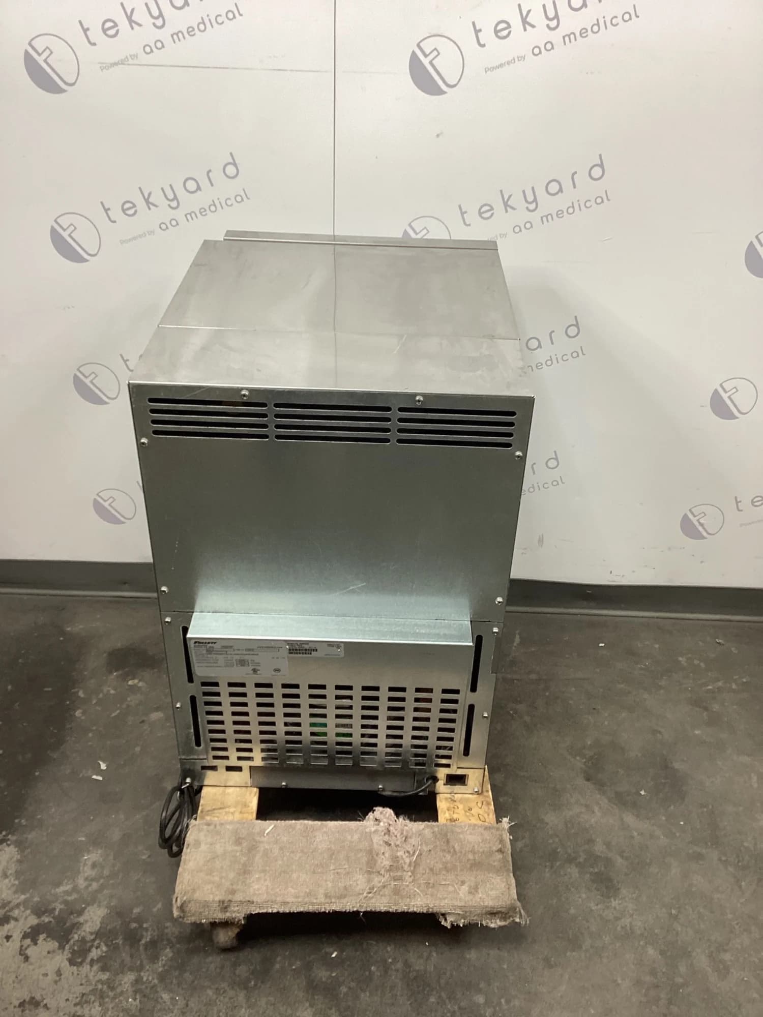 FOLLETT REF2 Laboratory refrigerator