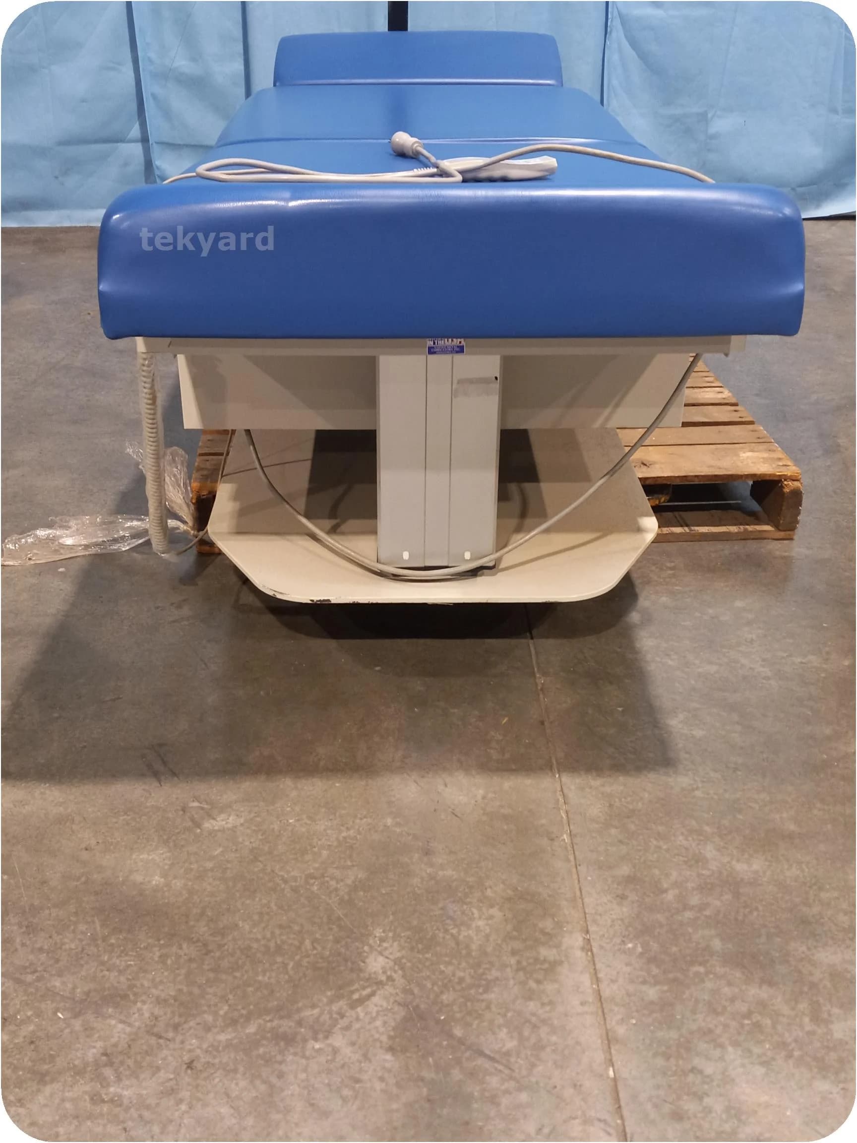 UMF MEDICAL 5005 Examination table